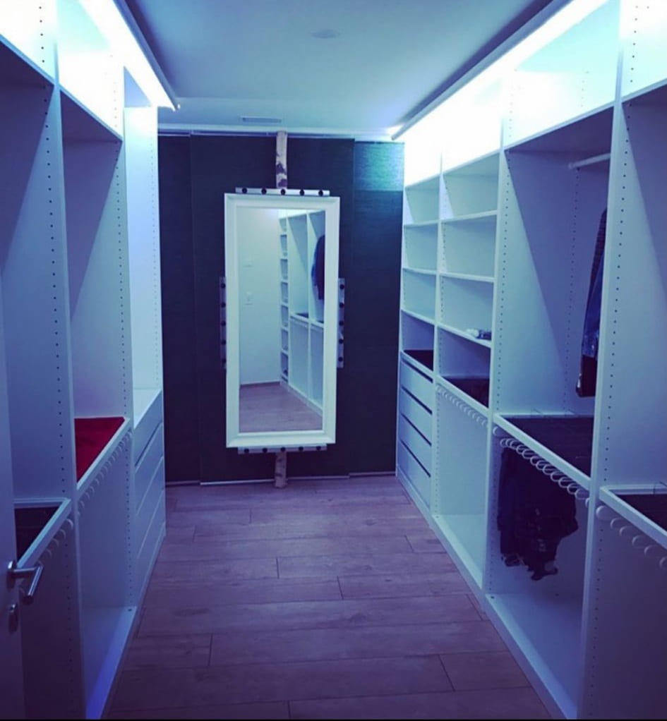Begehbarer Kleiderschrank